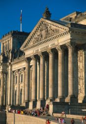 Berlin - Eingangsbereich Reichstag - © DZT/Rainer Kiedrowski