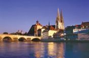 Altstadt von Regensburg mit Stadtamhof Regensburg Welterbestätte Deutschland Ausflugsziele Freizeit Urlaub Reisen